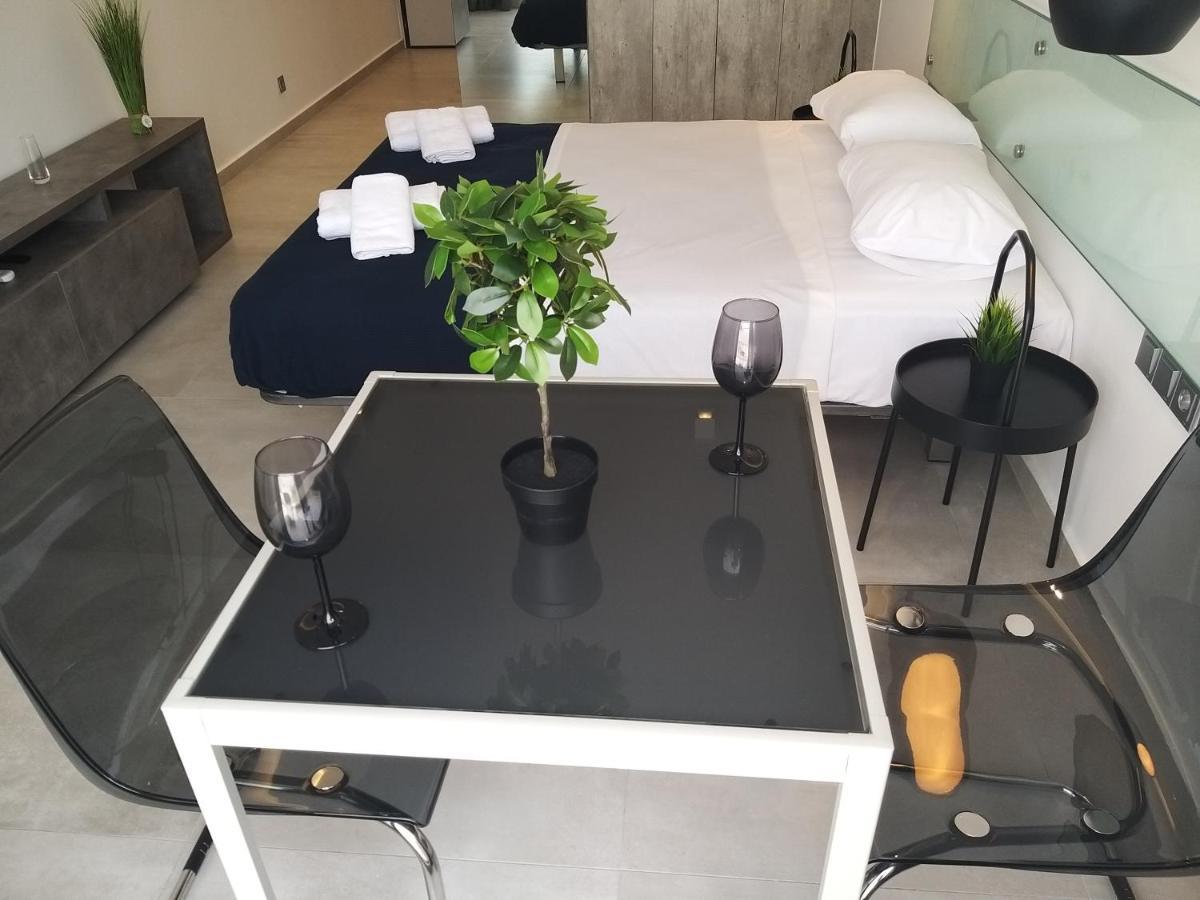 Amazing Apartments @ Aiolou Str. Athena Bagian luar foto